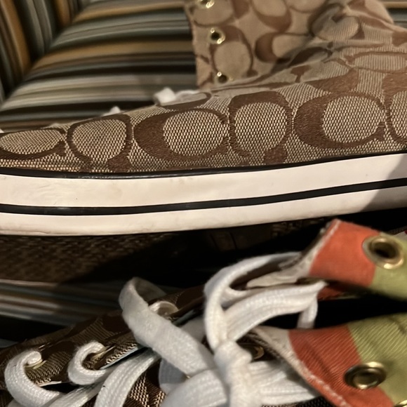 Women's Coach hightop runners size 12 excellent condition. - Picture 4 of 4